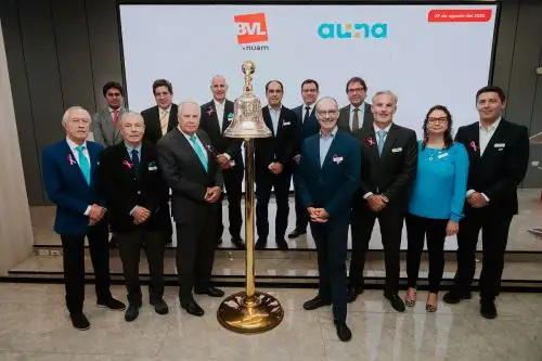 Campanzao de Auna, empresas del sector salud que se convierte en la primera de su tipo en listar en la Bolsa de Valores de Lima (BVL). Foto: Cortesía.