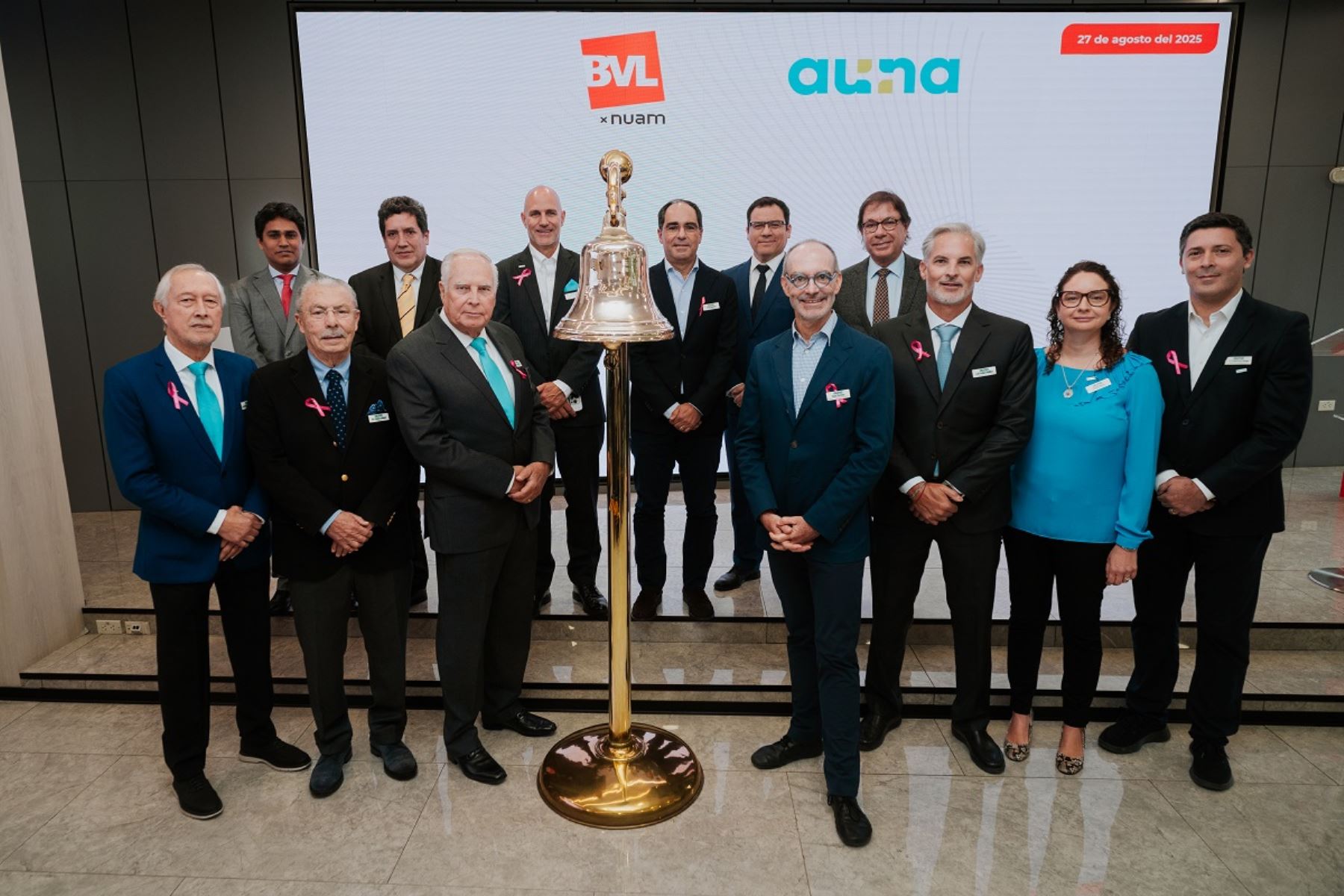 Campanzao de Auna, empresas del sector salud que se convierte en la primera de su tipo en listar en la Bolsa de Valores de Lima (BVL). Foto: Cortesía.