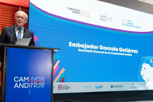 Secretario general de la Comunidad Andina, Gonzalo Gutiérrez presentó en Bogotá, la plataforma Caminos Andinos para promocionar el turismo del bloque andino en el mercado global. Foto: Cortesía.