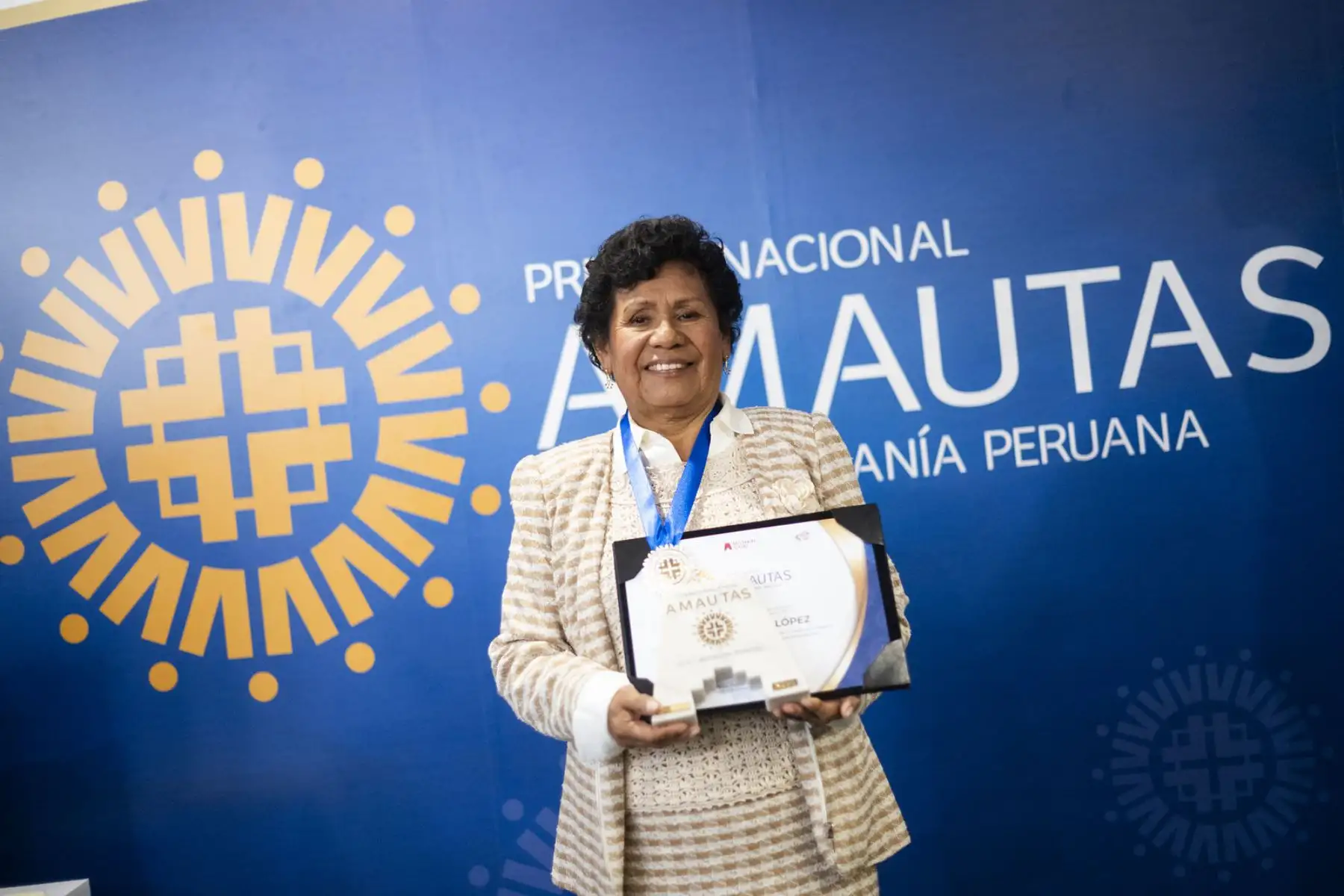 El Premio Nacional Amautas de la Artesanía Peruana 2025 fue otorgado a la artesana textil de Cusco Benita Cutipa. Foto: ANDINA/difusión.