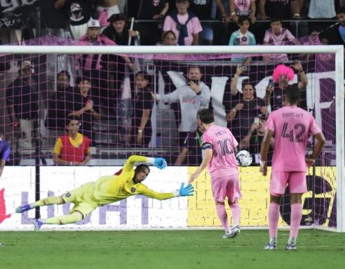 Pedro Gallese no pudo frente a Messi, quien lidero al Inter Miami