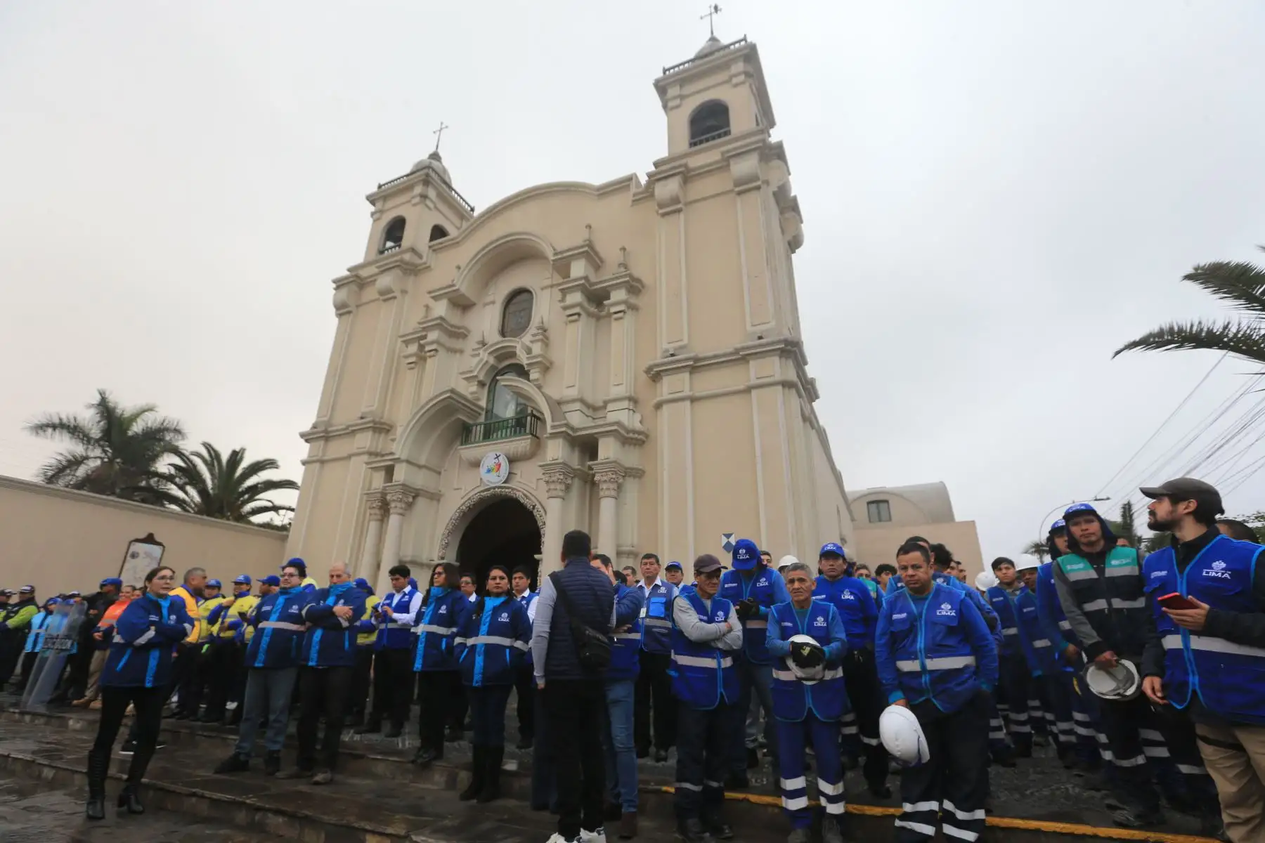 Desde las 5 de la mañana del sábado 30 de agosto entrará en vigencia el Plan de Seguridad Santa Rosa de Lima, que busca garantizar el orden y la protección de los miles de fieles que llegarán al santuario ubicado en la avenida Tacna, en el Cercado de Lima. Foto: ANDINA/Héctor Vinces