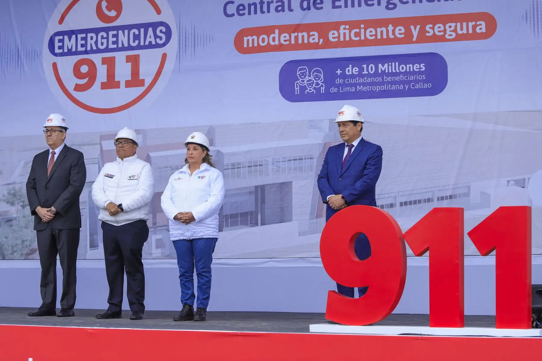 La presidenta Dina Boluarte lidera la ceremonia de inicio de obras de la Central de Emergencias 911, en Chorrillos. Foto: ANDINA/ Prensa Presidencia
