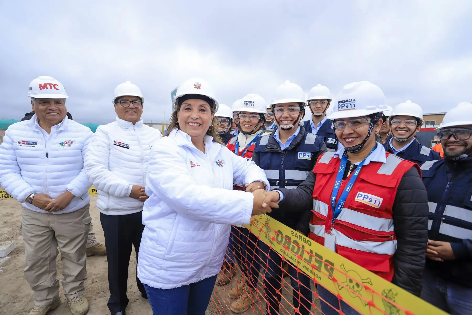 La presidenta Dina Boluarte lidera la ceremonia de inicio de obras de la Central de Emergencias 911, en Chorrillos. Foto: ANDINA/ Prensa Presidencia