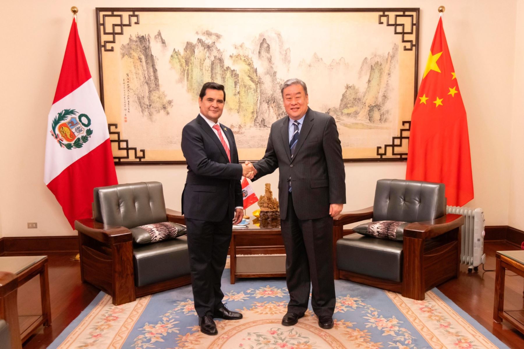 Presidente del IPD, Federico Tong, se reunió con el embajador de la República Popular China en el Perú, Song Yang.