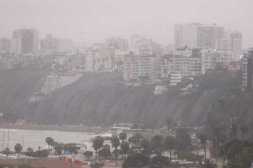 ¡ Frío al amanecer! Lima soporta temperaturas mínimas de 14 °C y persistentes  lloviznas en diversos distritos