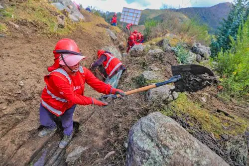 El programa del MTPE, Llamkasun Perú , genera empleo temporal para la población vulnerable del interior del país.ANDINA/Prensa Presidencia