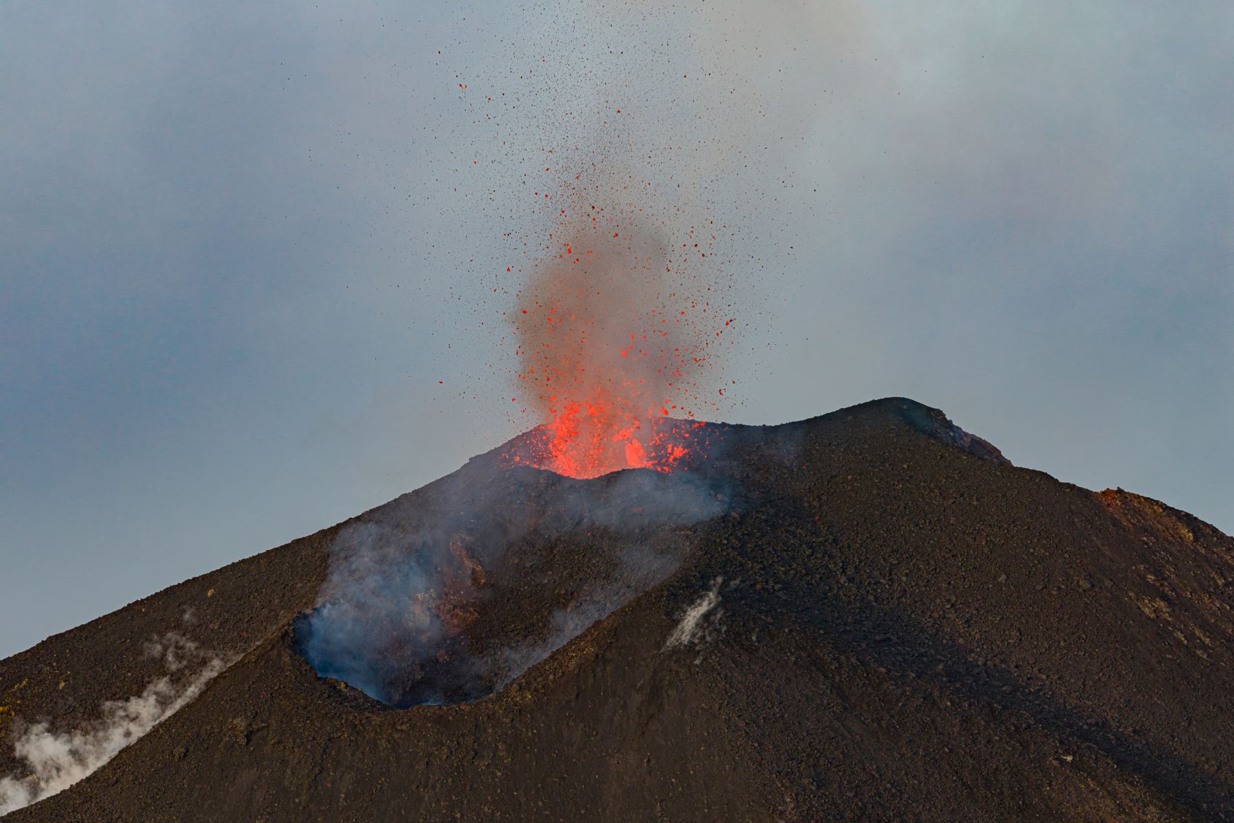 La erupción volcánica del Etna comenzó el 10 de agosto y permaneció activa las últimas semanas. AFP