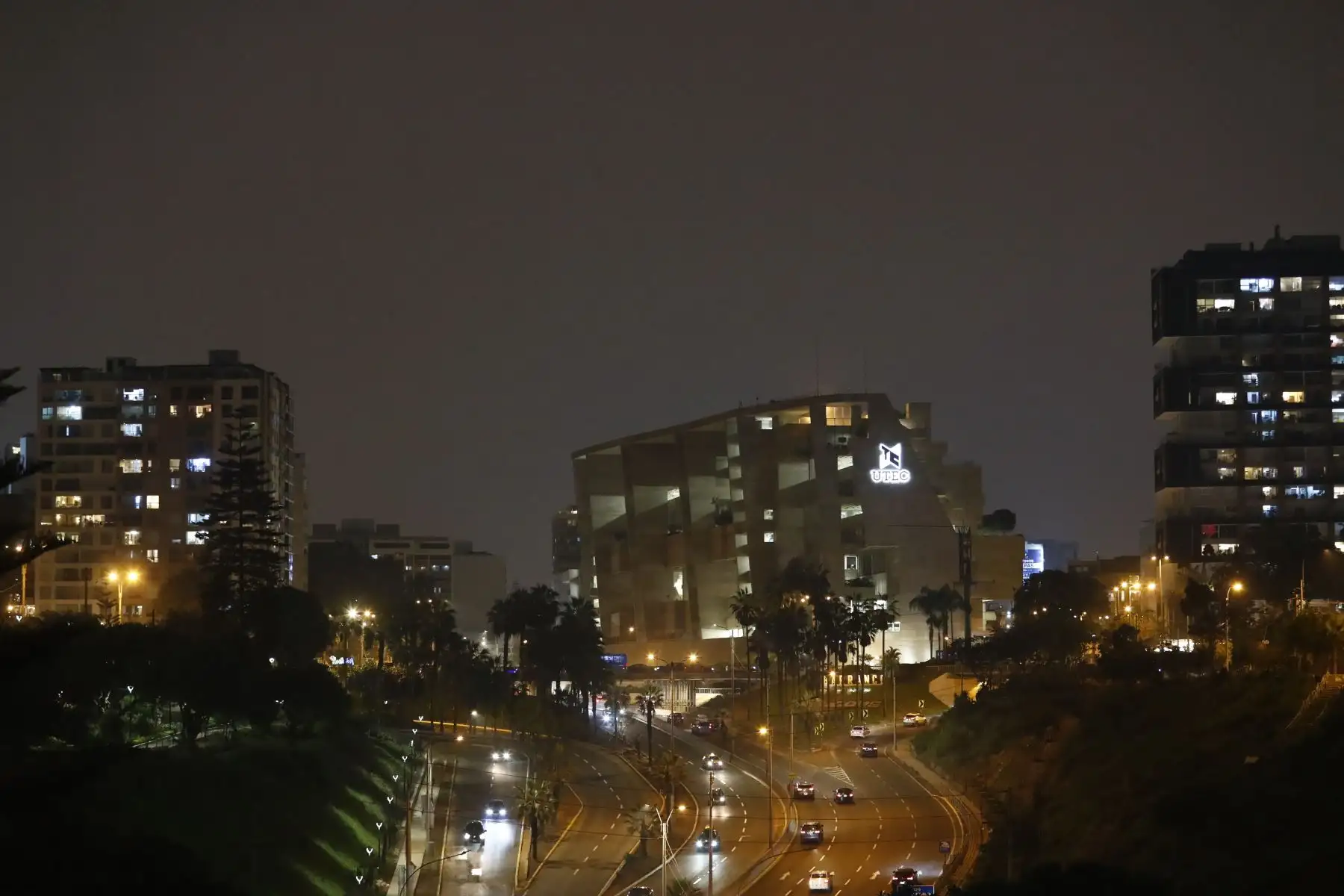 Las bajas temperaturas y la humedad persisten en la ciudad de Lima hasta la noche hoy viernes 29 de agosto de 2025, día en que, según el Senamhi, se registraron las más bajas temperaturas en lo que va del presente año, marcando entre 17 y 14 °C, mientras que los valores de humedad relativa alcanzaron el 100%. Foto: ANDINA/Daniel Bracamonte