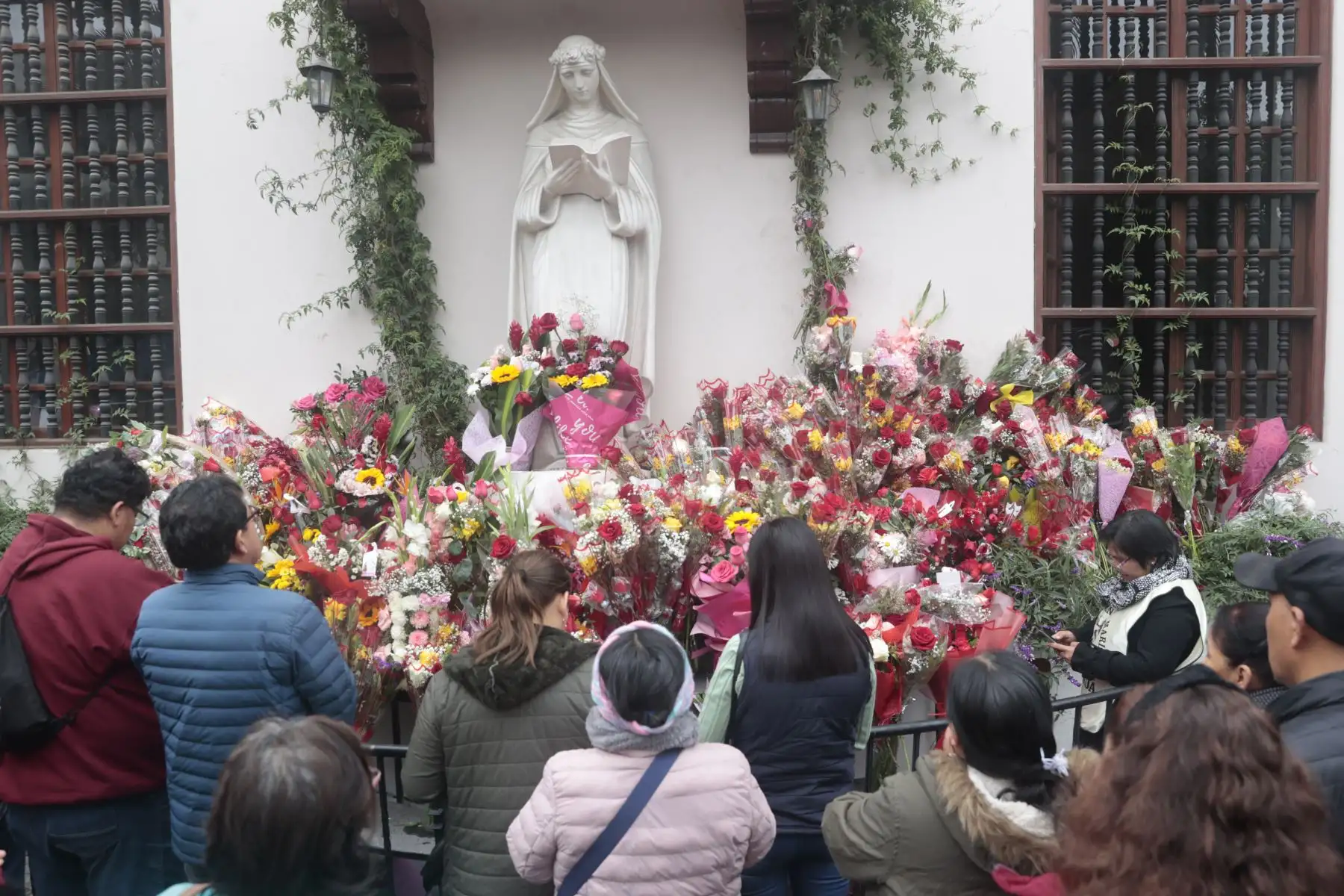 Como se recuerda, cada 30 de agosto se celebra la Festividad de Santa Rosa de Lima, en conmemoración a la primera Santa de América, cuya devoción y entrega inspira a instituciones públicas y creyentes en todo el mundo", refiere la publicación.
Foto: ANDINA/Vidal Tarqui