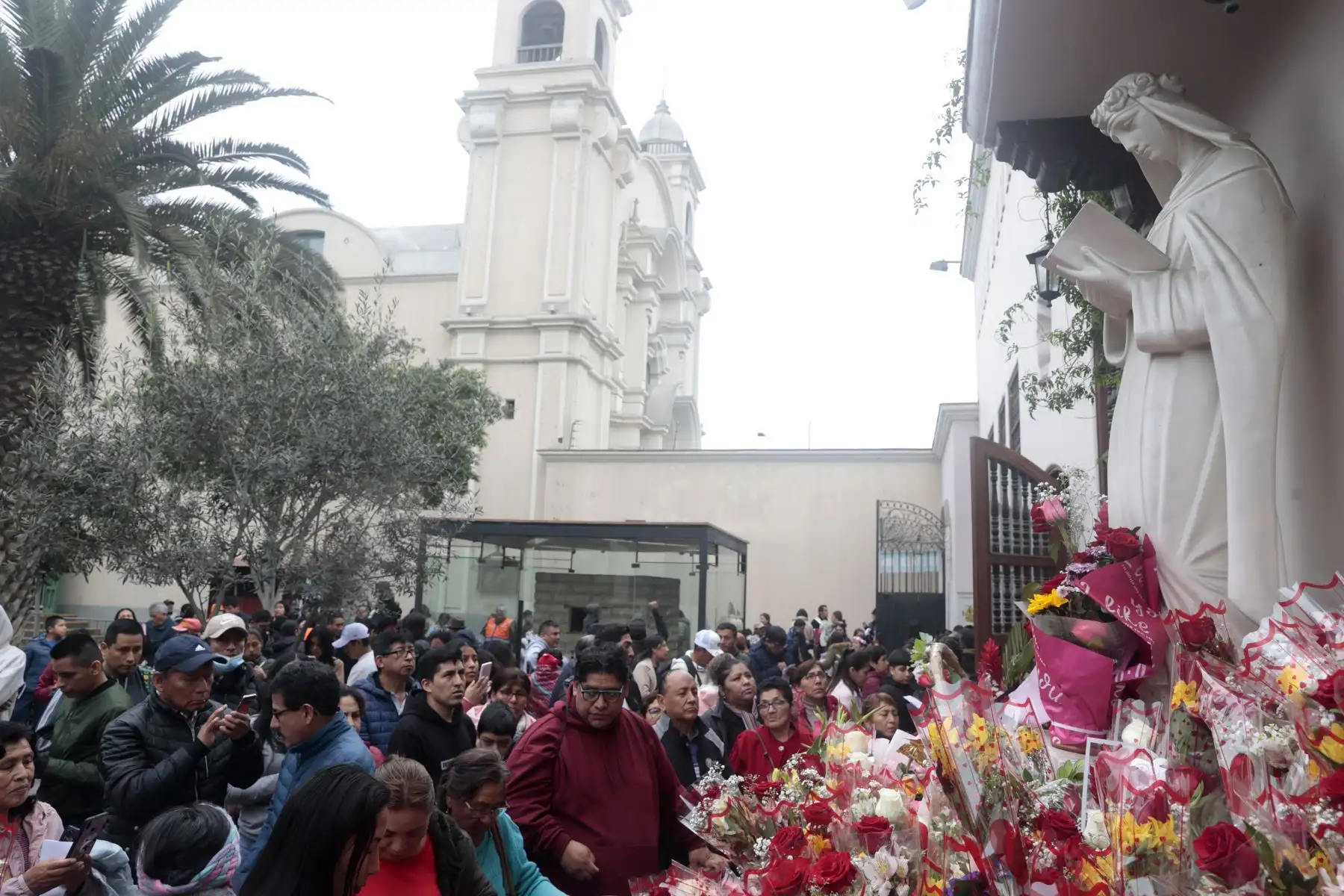 Como se recuerda, cada 30 de agosto se celebra la Festividad de Santa Rosa de Lima, en conmemoración a la primera Santa de América, cuya devoción y entrega inspira a instituciones públicas y creyentes en todo el mundo", refiere la publicación.
Foto: ANDINA/Vidal Tarqui