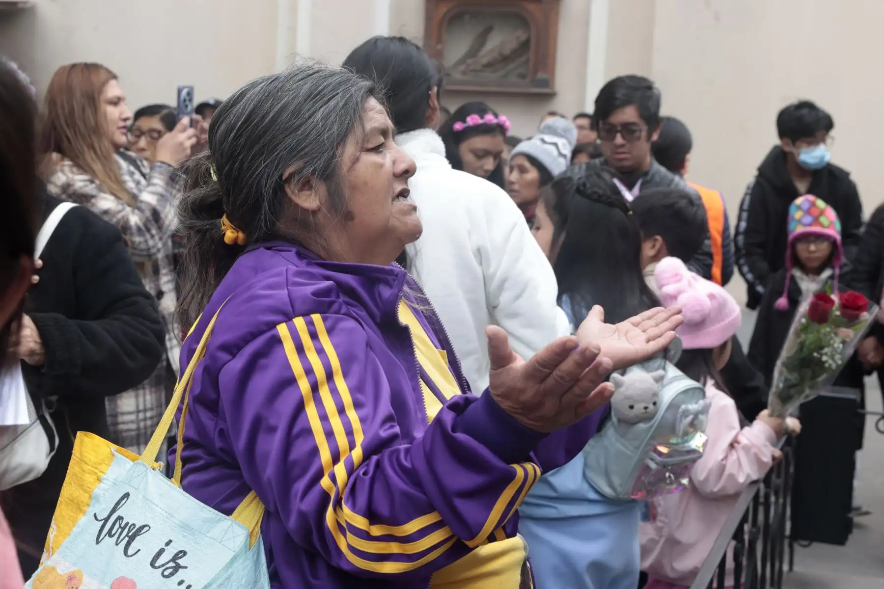 Como se recuerda, cada 30 de agosto se celebra la Festividad de Santa Rosa de Lima, en conmemoración a la primera Santa de América, cuya devoción y entrega inspira a instituciones públicas y creyentes en todo el mundo", refiere la publicación.
Foto: ANDINA/Vidal Tarqui