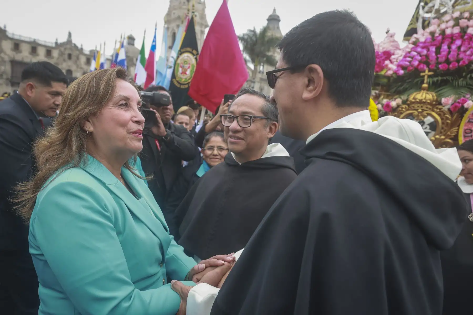 La presidenta de la república, Dina Boluarte, participó en el homenaje con ocasión de la procesión de Santa Rosa de Lima, que pasó por inmediaciones de Palacio de Gobierno.
Foto: ANDINA/Prensa Presidencia