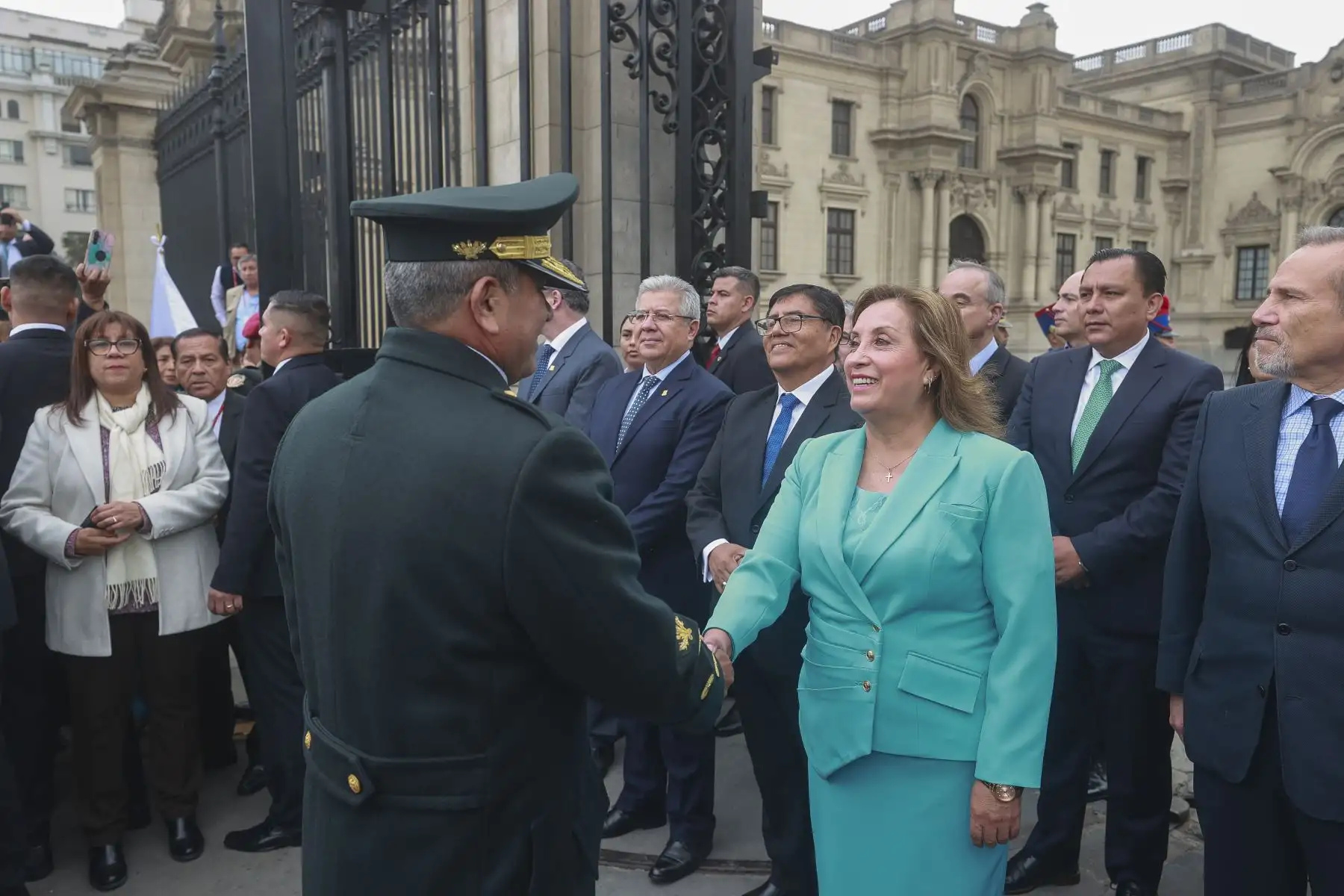 La presidenta de la república, Dina Boluarte, participó en el homenaje con ocasión de la procesión de Santa Rosa de Lima, que pasó por inmediaciones de Palacio de Gobierno.
Foto: ANDINA/Prensa Presidencia