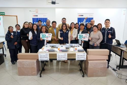 Capacitan a profesionales de salud en uso de equipos para seguimiento de pacientes con TB y secuelas respiratorias. Foto: ANDINA/Difusión.