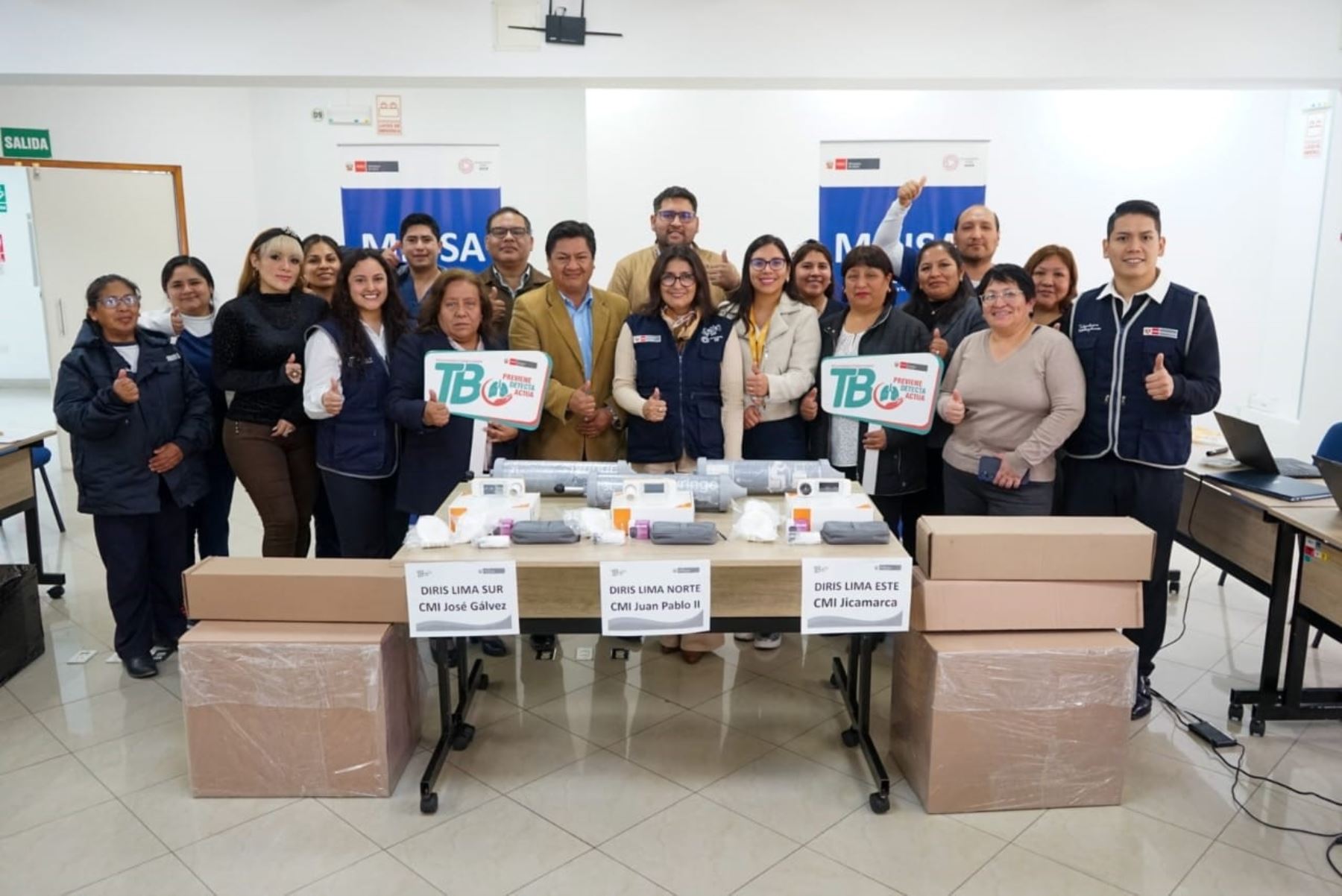 Capacitan a profesionales de salud en uso de equipos para seguimiento de pacientes con TB y secuelas respiratorias. Foto: ANDINA/Difusión.