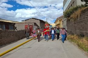 El proyecto fue ejecutado por la Municipalidad Distrital de Checca, con una inversión total de S/7,7 millones, a través de la gestión del Programa Mejoramiento Integral de Barrios (PMIB) del Ministerio de Vivienda,