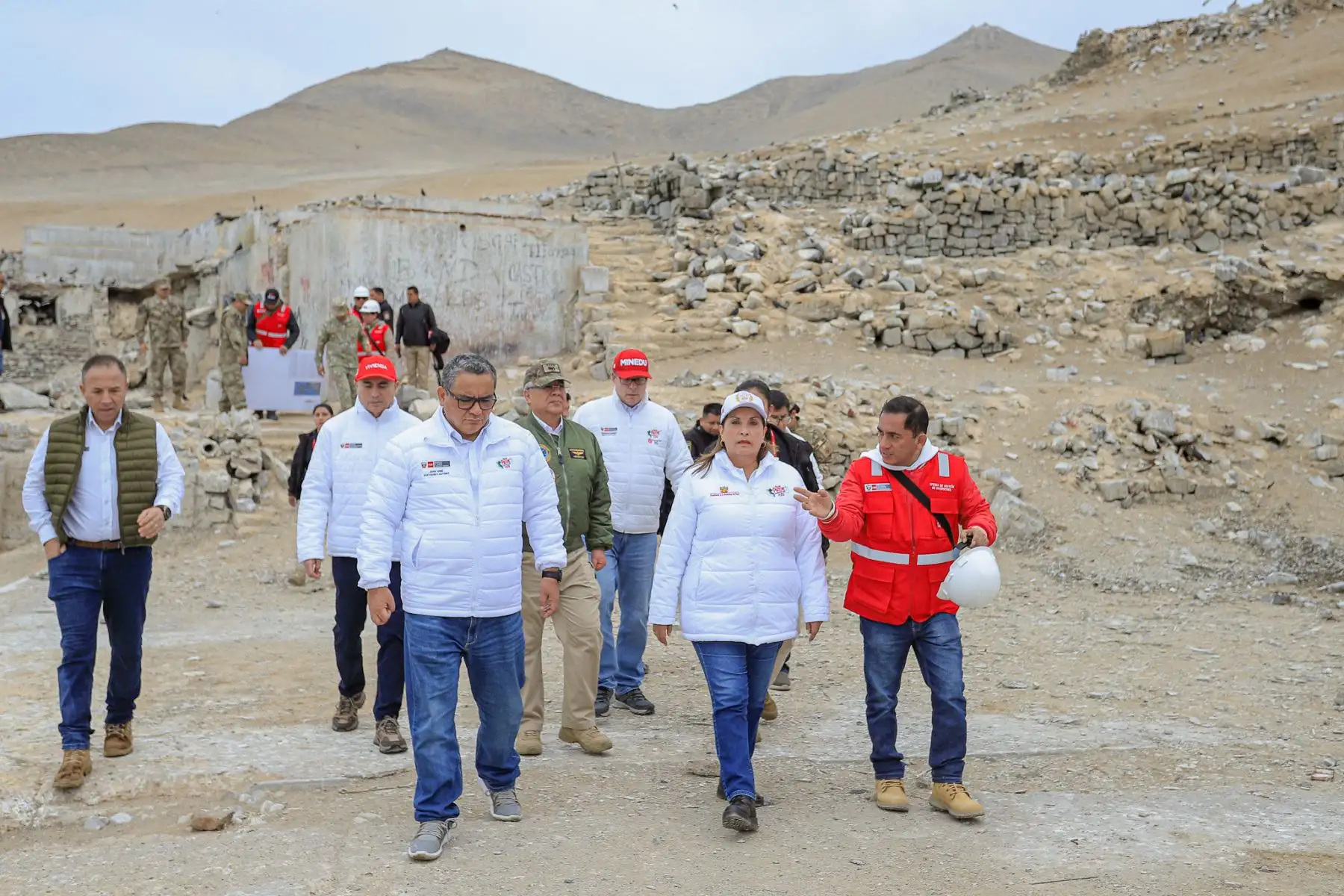 Presidenta Dina Boluarte supervisa el área que será destinada a la construcción del establecimiento penitenciario El Frontón.
Foto: ANDINA/Prensa Presidencia