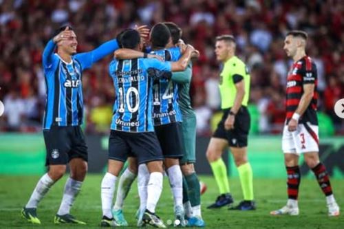 Gran debut del futbolista peruano  Erick Noriega  con la camiseta de Gremio en el Maracaná