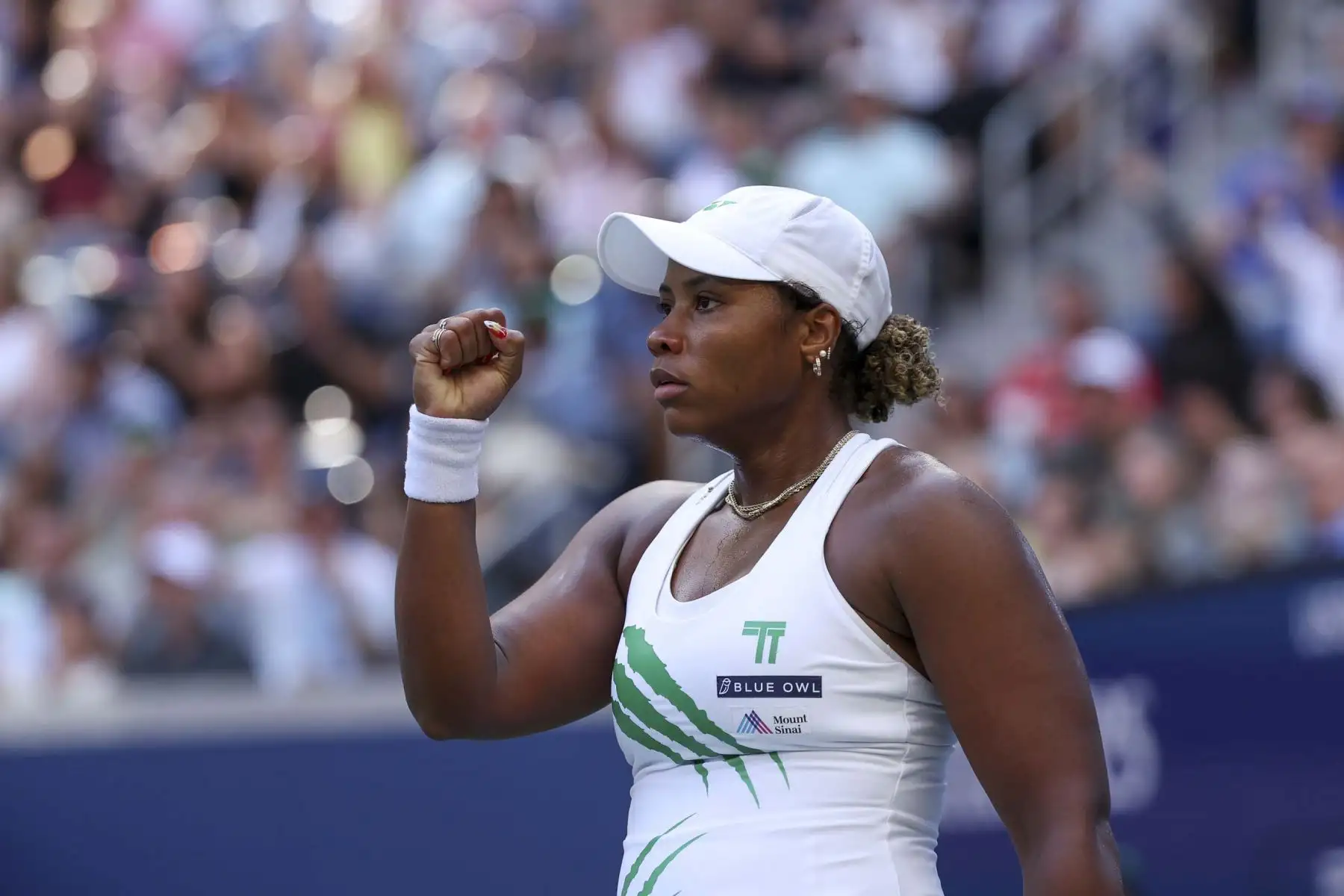 Taylor Townsend de los Estados Unidos hace un gesto después de obtener una ventaja contra Barbora Krejcikova de la República Checa durante su partido de octavos de final individual femenino del Campeonato Abierto de Tenis de Estados Unidos en el Centro Nacional de Tenis Billie Jean King de la USTA en Flushing Meadows, Nueva York, EE. UU.
Foto: EFE