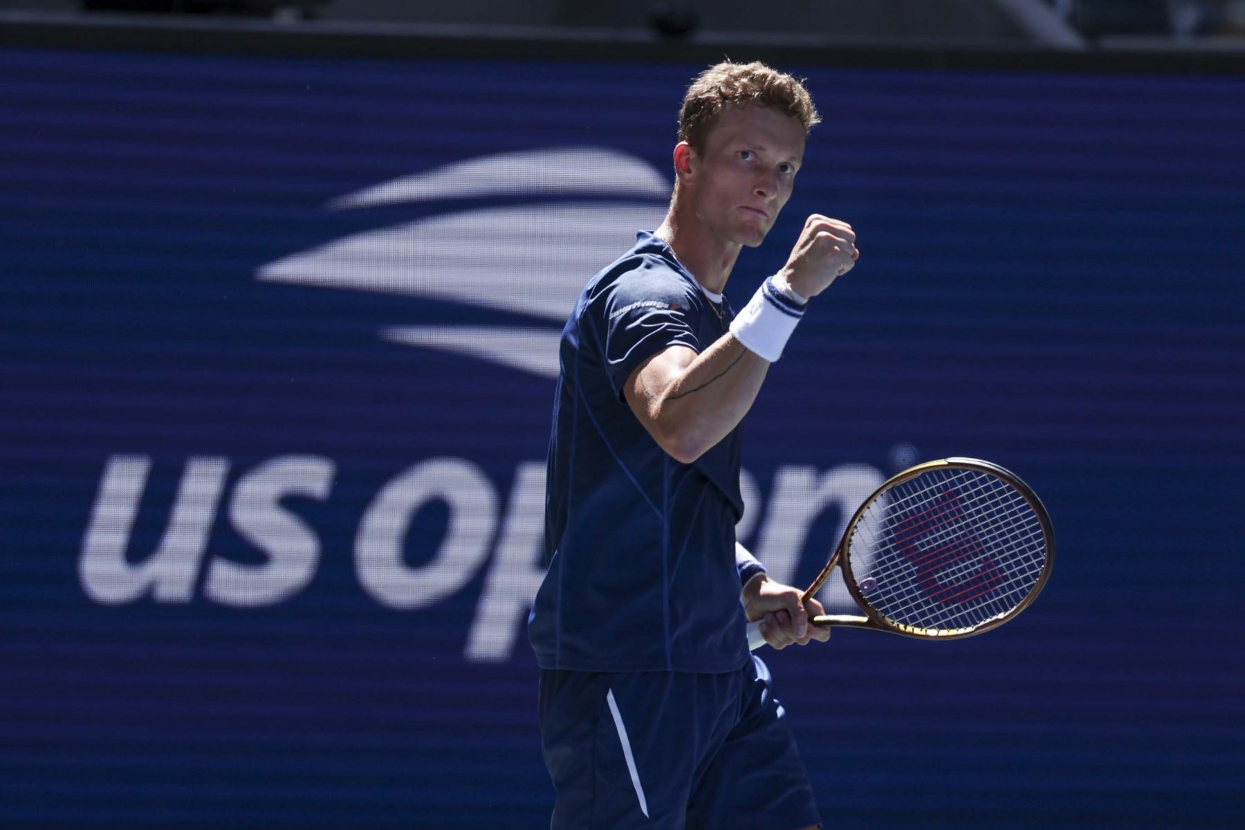 Jiri Lechecka de Chequia hace un gesto después de ganar un set de desempate contra Adrian Mannarino de Francia durante su partido de octavos de final individual masculino del Campeonato Abierto de Tenis de Estados Unidos en el Centro Nacional de Tenis Billie Jean King de la USTA en Flushing Meadows, Nueva York, EE.UU. UU.
Foto: EFE