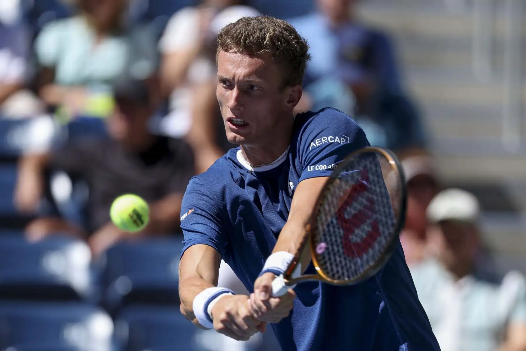 Jiri Lechecka de Chequia en acción contra Adrian Mannarino de Francia durante su partido de octavos de final individual masculino del Campeonato Abierto de Tenis de Estados Unidos en el Centro Nacional de Tenis Billie Jean King de la USTA en Flushing Meadows, Nueva York, EE. UU.
Foto: EFE