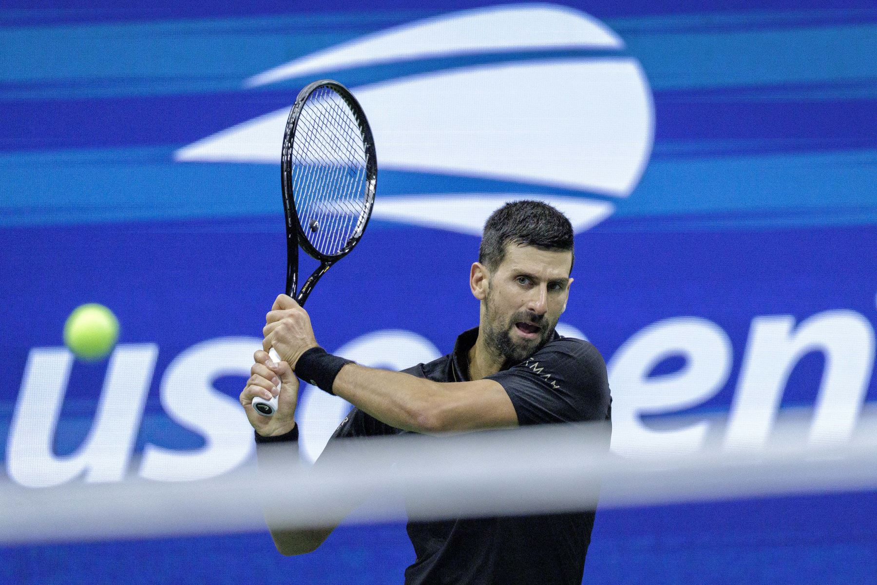 Novak Djokovic de Serbia en acción contra Jan-Lennard Struff de Alemania durante la cuarta ronda del Abierto de Estados Unidos de Tenis, celebrado en el Centro Nacional de Tenis Billie Jean King de la USTA en Flushing Meadows, Nueva York, EE. UU.
Foto: EFE