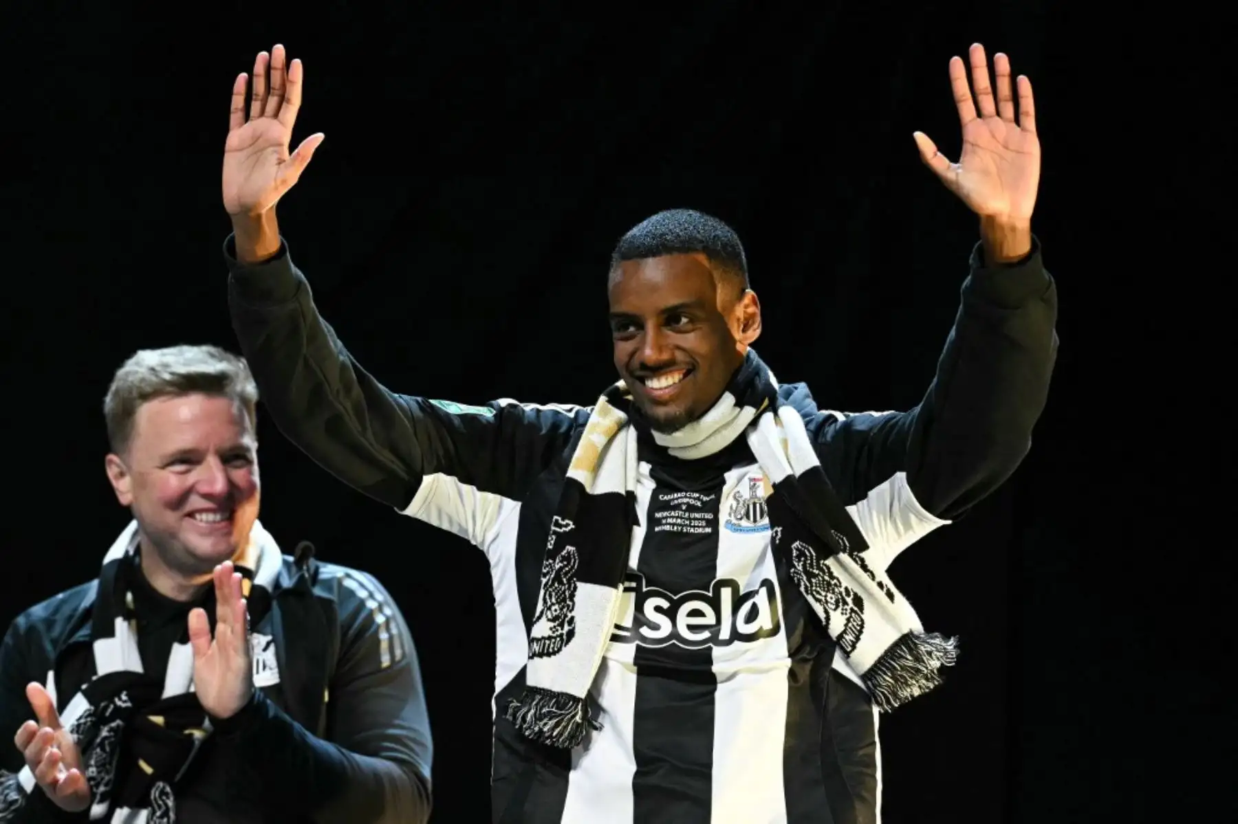 Alexander Isak jugará por el Liverpool