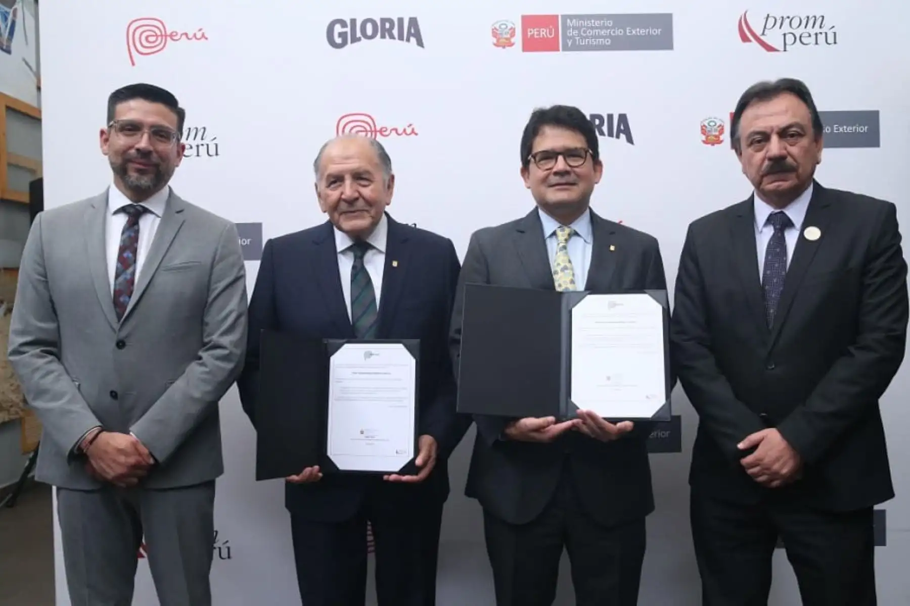 La Comisión de Promoción del Perú para la Exportación y el Turismo (Promperú) otorgó a Gloria dos licencias de uso de la Marca Perú. Cortesía Promperú,