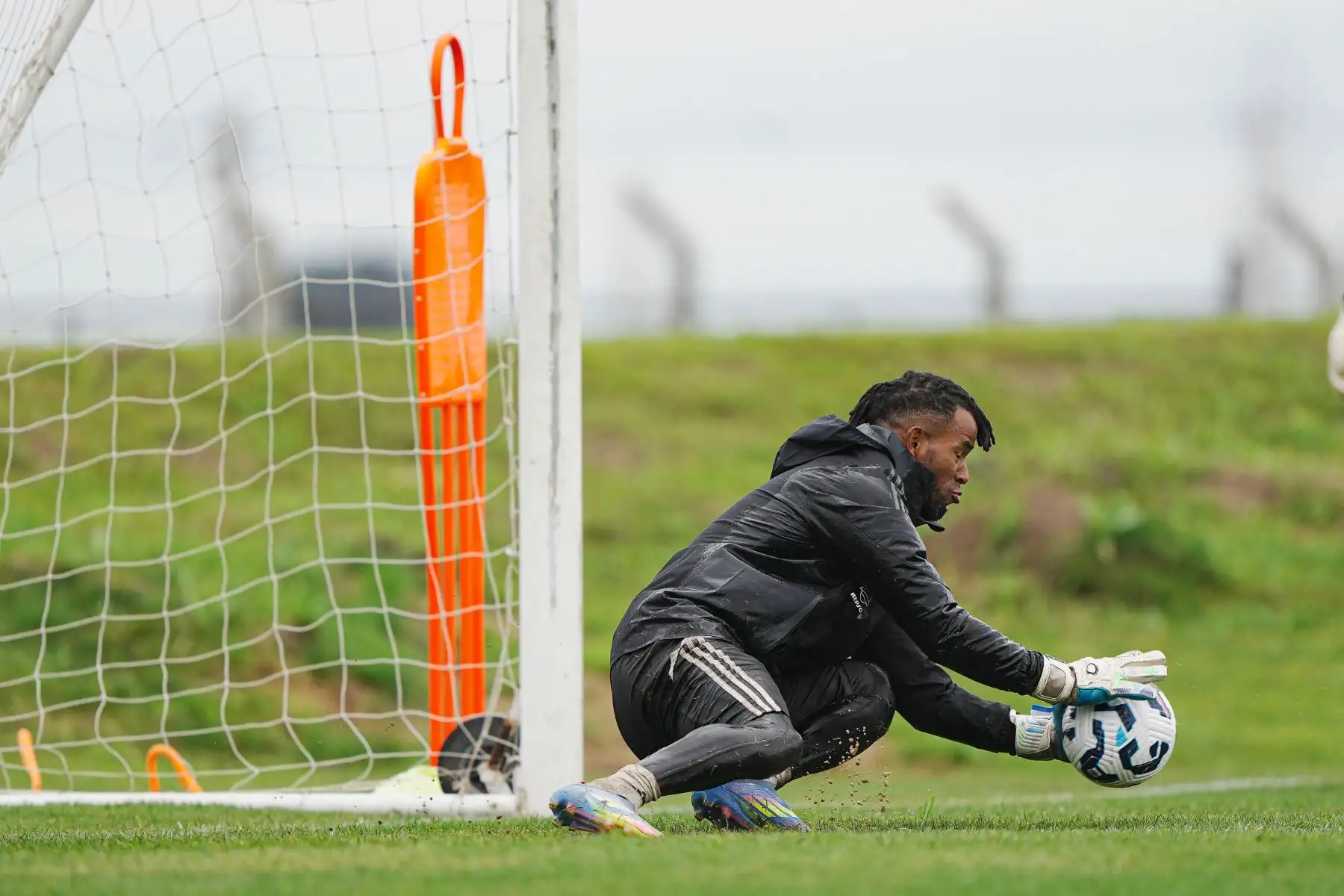 La selección peruana cumplió su segundo día de trabajos para enfrentar, el jueves 4 de setiembre a Uruguay por las Eliminatorias al Mundial 2026.
Foto: FPF