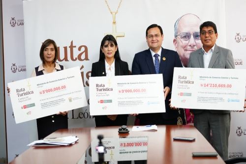 La ministra de Comercio Exterior y Turismo, Desilú León Chempén, presentó formalmente la transferencia simbólica de recursos a distintos niveles de gobierno para garantizar el desarrollo de esta iniciativa.