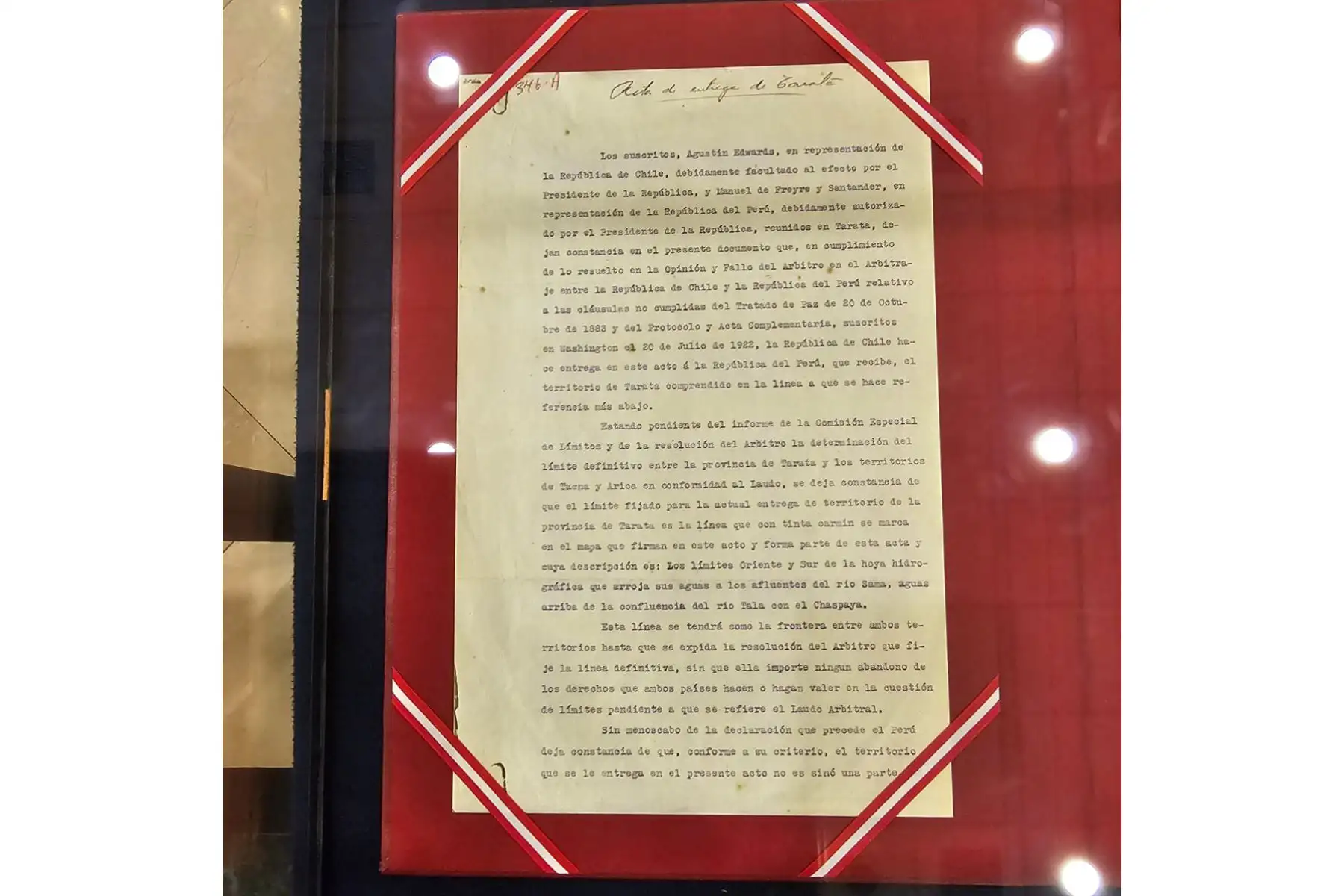 Acta original de entrega de la provincia de Tarata al Perú el 1 de setiembre de 1925 (Archivo Nacional de Tratados Juan Manuel Bákula Patiño). Foto: Cortesía Ricardo Moreau