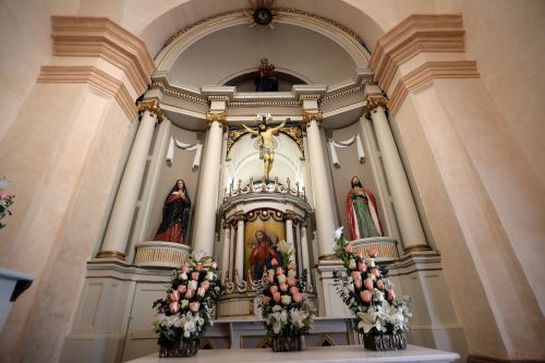 El Programa Municipal para la Recuperación del Centro Histórico de Lima (Prolima) culminó los trabajos de restauración y conservación de la fachada de la Iglesia Santo Cristo de las Maravillas, en Barrios Altos. Fotos: ANDINA