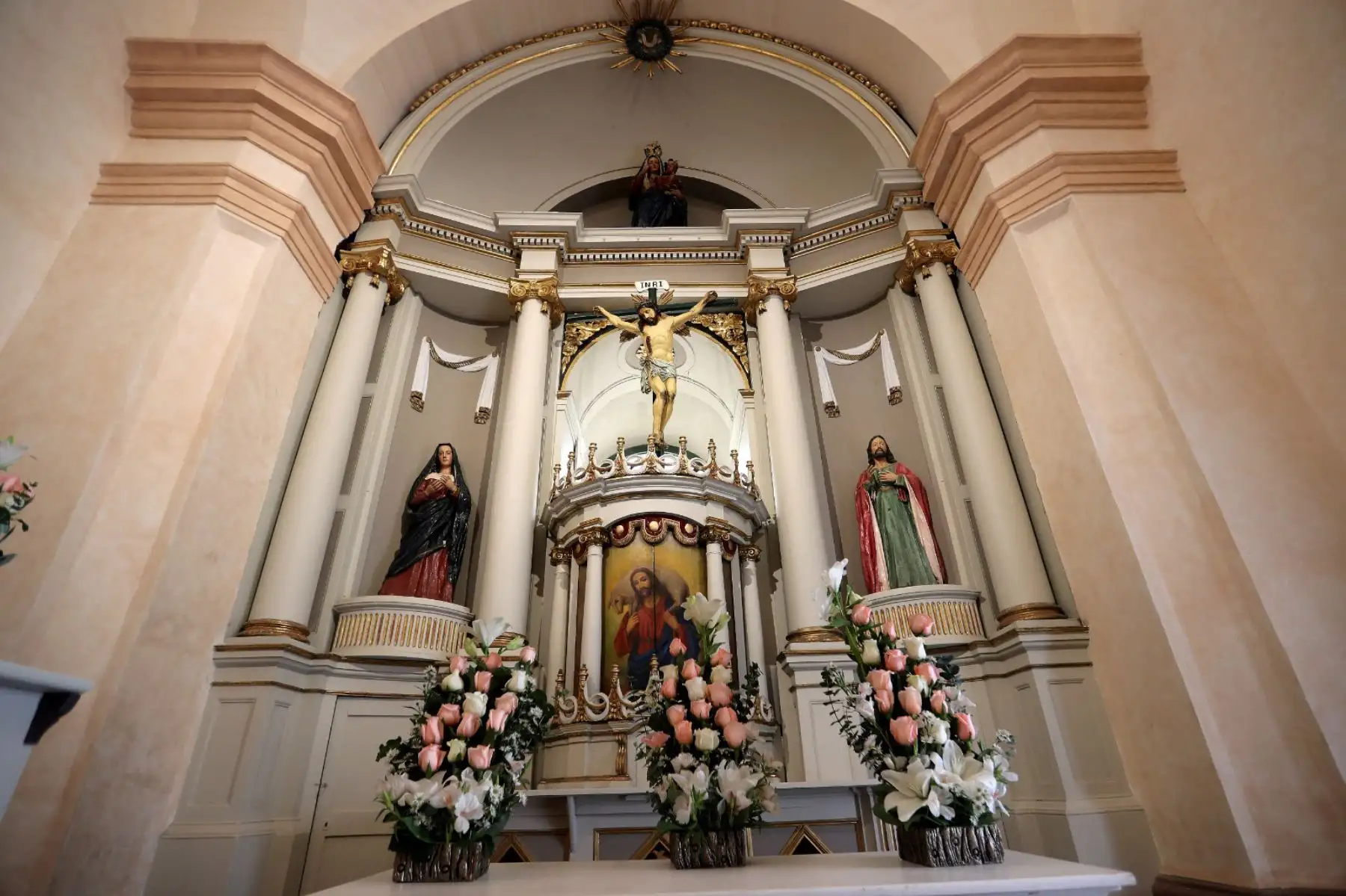 El Programa Municipal para la Recuperación del Centro Histórico de Lima (Prolima) culminó los trabajos de restauración y conservación de la fachada de la Iglesia Santo Cristo de las Maravillas, en Barrios Altos. Fotos: ANDINA