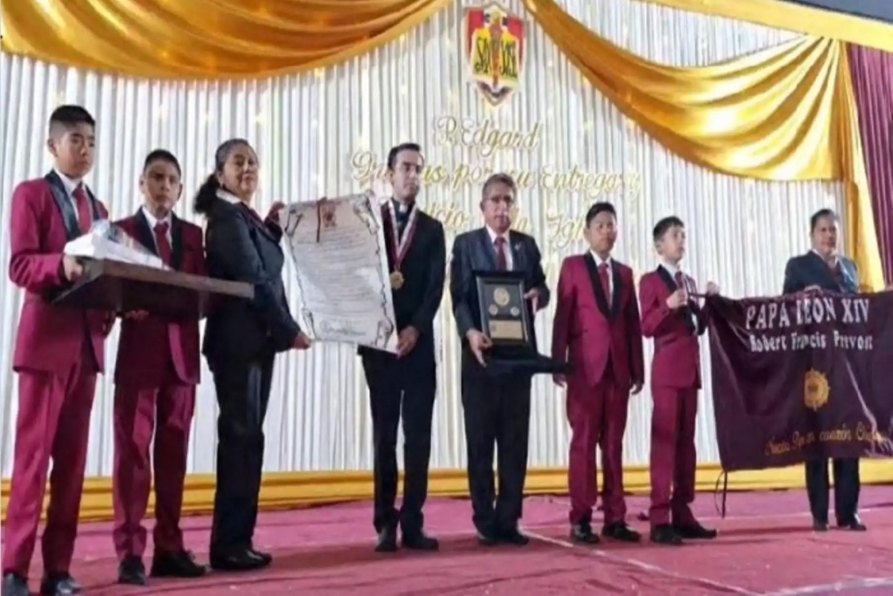 El padre Edgard Rimaycuna recordó con gratitud sus años de formación en el colegio y reafirmó el cariño del Papa León XIV hacia la capital lambayecana.