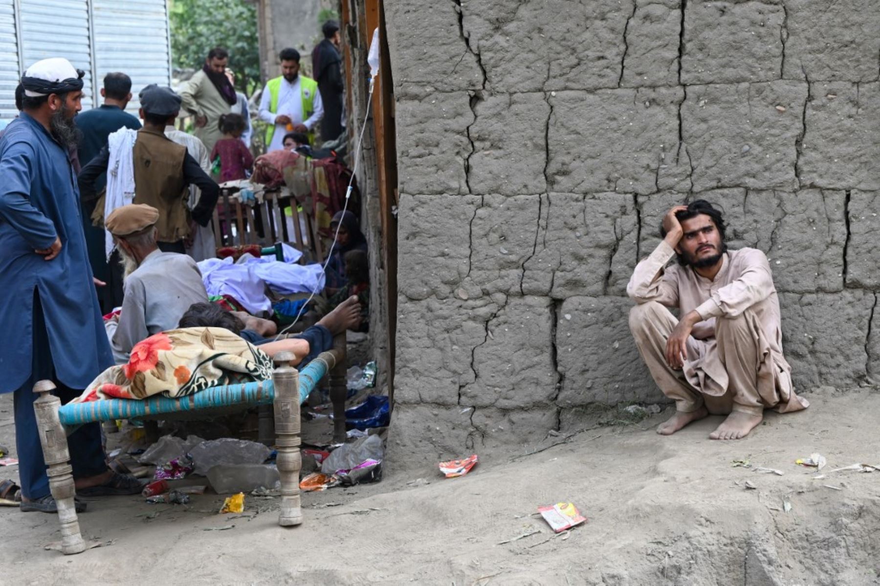 El portavoz gubernamental Zabihullah Mujahid indicó en un comunicado que 1.411 personas fallecieron y 3.124 tuvieron lesiones solo en la provincia de Kunar, la más afectada. Además, señaló que más de 5.000 casas quedaron destruidas. Foto: AFP