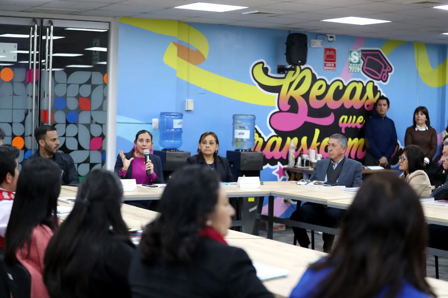 Reunión de trabajo de PRONABEC y 22 entidades públicas para logra mayor tasa de postulación a Beca 18. El espacio de diálogo es liderada por su directora ejecutiva del PRONABEC , Alexandra Ames.
Foto: ANDINA / Lino Chipana Obregón