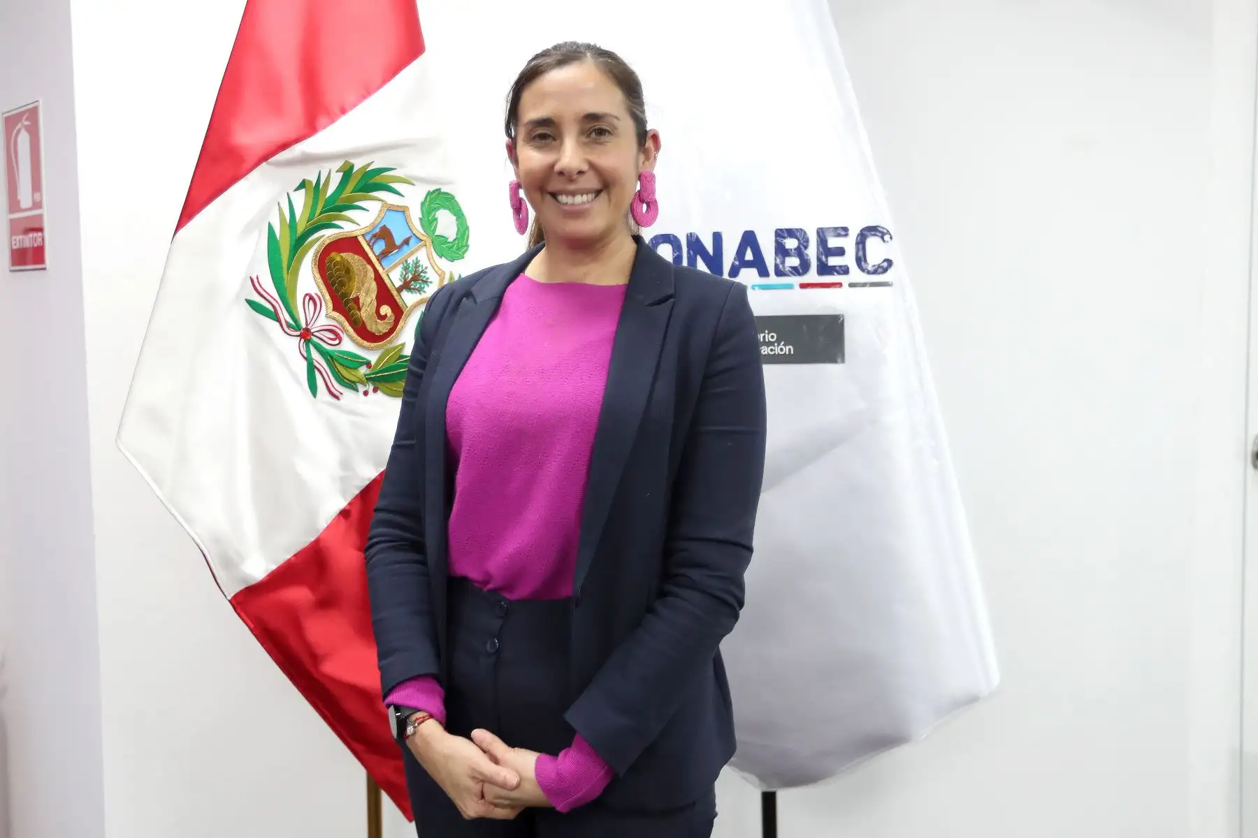 Reunión de trabajo de PRONABEC y 22 entidades públicas para logra mayor tasa de postulación a Beca 18. El espacio de diálogo es liderada por su directora ejecutiva del PRONABEC , Alexandra Ames.
Foto: ANDINA / Lino Chipana Obregón