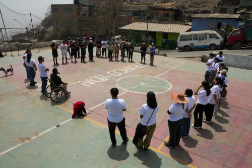 Primera intervención se realizó en zona de Huaycán, con el propósito de embellecer una loza deportiva cuya infraestructura fue afectada por el deslizamiento de huaicos ocurridos en el año 2023.ANDINA/Difusión