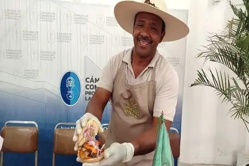 Este desayuno criollo participa en el Mundial de Desayunos en línea, donde el Perú ya ha logrado imponerse a Ecuador y se prepara para enfrentar a Chile y su clásica marraqueta con palta.