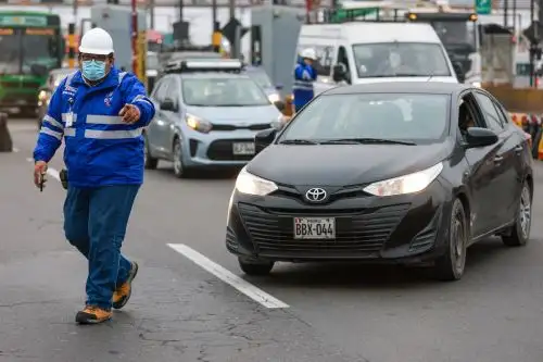 SUTRAN ejecuta operativo contra colectivos informales en el peaje de El Agustino