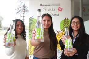"La Aromática", bebida natural y sin azúcar creada en el Laboratorio de Fitoquímica, que apuesta por sabores peruanos. Fotos: ANDINA/Verónica Calderón Zúñiga