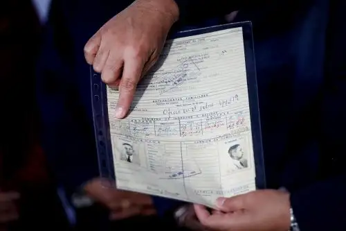 Entrega del Certificado de Incorporación al Registro Memoria del Mundo de la UNESCO por el archivo documental “Fichas de Inmigrantes 1938-2006”