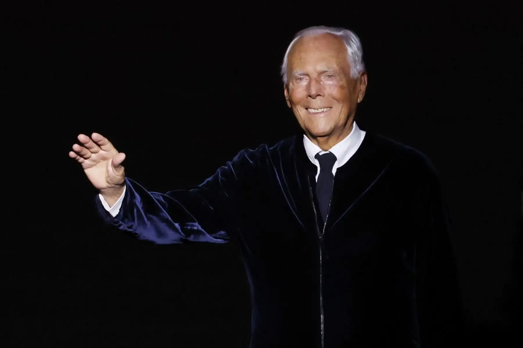 Armani abrió su casa de moda epónima en Milán en 1975 y ascendió rápidamente a la cima de la industria. Foto: AFP
