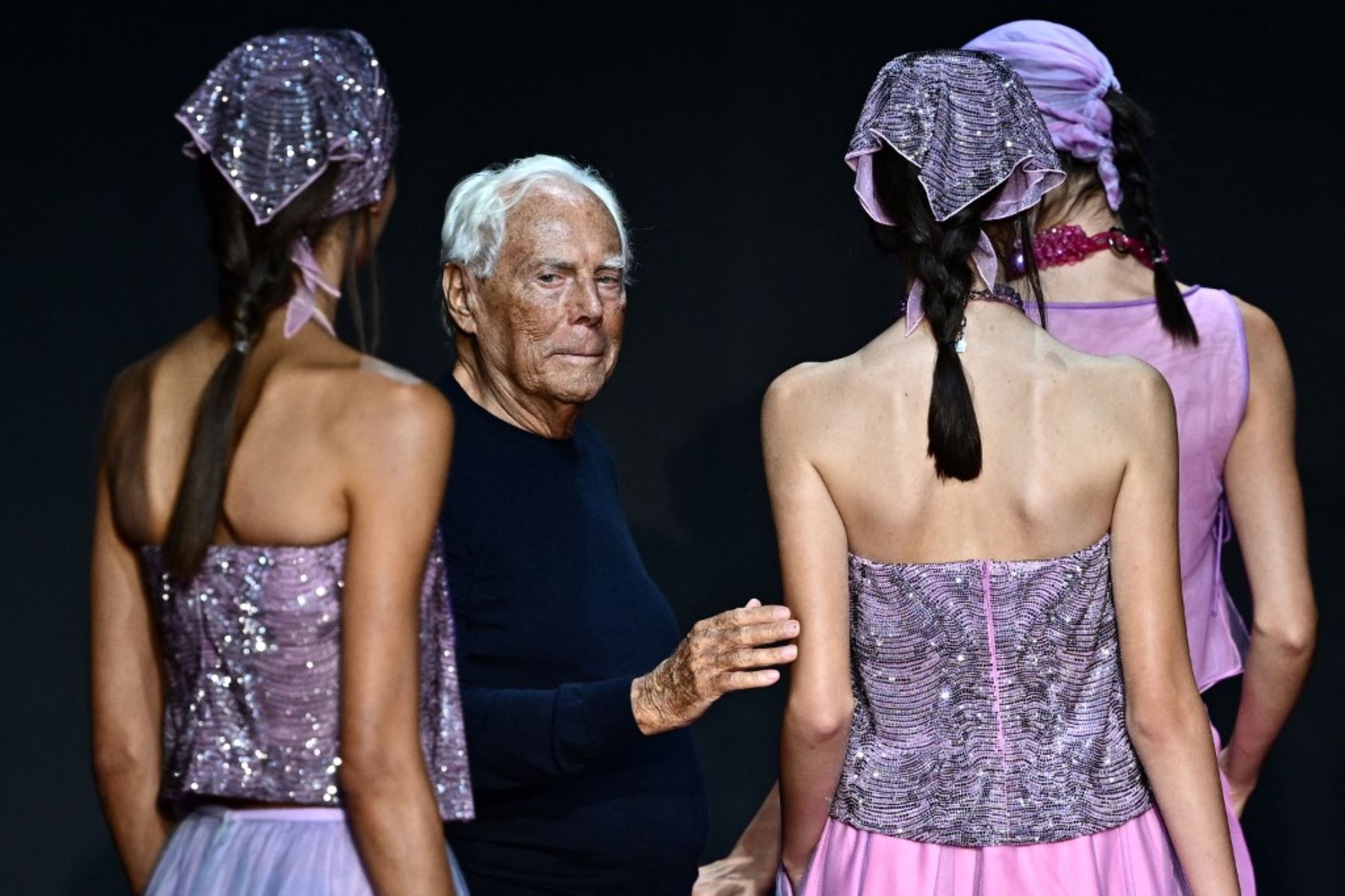 Armani abrió su casa de moda epónima en Milán en 1975 y ascendió rápidamente a la cima de la industria. Foto: AFP