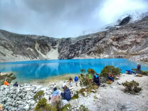 Autoridades del Parque Nacional Huascarán, en Áncash, anunciaron que adoptarán medidas ante el ingreso irregular de turistas a la laguna 69 poniendo en riesgo su seguridad y la biodiversidad de la zona. ANDINA/Difusión