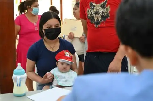 INSN Breña ofrece 60 cirugías gratuitas para niños que sufren de labio con fisura y paladar hendido, para lo cual el único requisito es contar con el Sistema Integral de Salud (SIS). Foto: ANDINA/Difusión