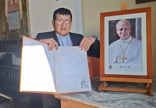 Fieles chiclayanos expresan su gratitud al papa León XIV y le envían mensajes a través de un libro recordatorio abierto en la catedral. ANDINA/Difusión