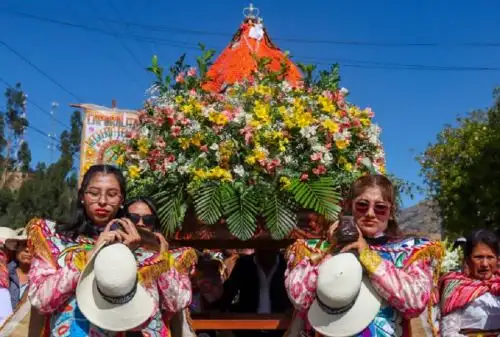 La festividad en honor de la Virgen de Cocharcas constituye un emblema de identidad que le mereció ser declarado Patrimonio Cultural de la Nación