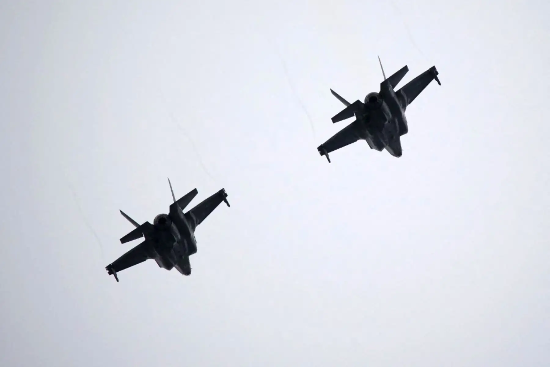 Estados Unidos enviará 10 cazas F-35 en Puerto Rico como parte de su ofensiva antidrogas en el Caribe, en un contexto de tensión con Venezuela, que mandó sobrevolar uno de sus buques militares en la zona, según el Pentágono. Foto: AFP